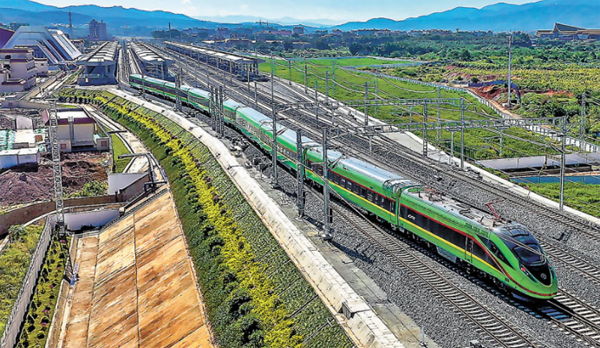 物流成本降低 中老鐵路跨境貨運量屢創(chuàng)新高