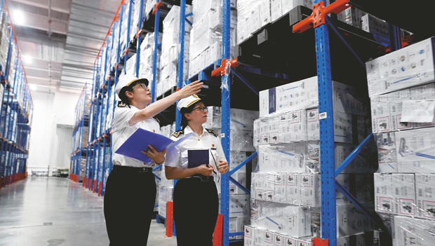 飛龍世紀物流服務跨境電商企業 助力貨物快速流通