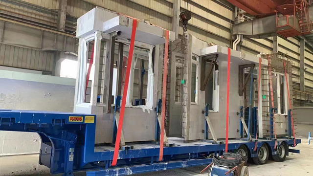 玻璃幕墻經(jīng)港珠澳大橋出口到香港、澳門