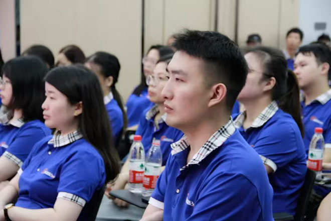 中港物流業(yè)務(wù)員：搞定客戶 營銷思路很重要